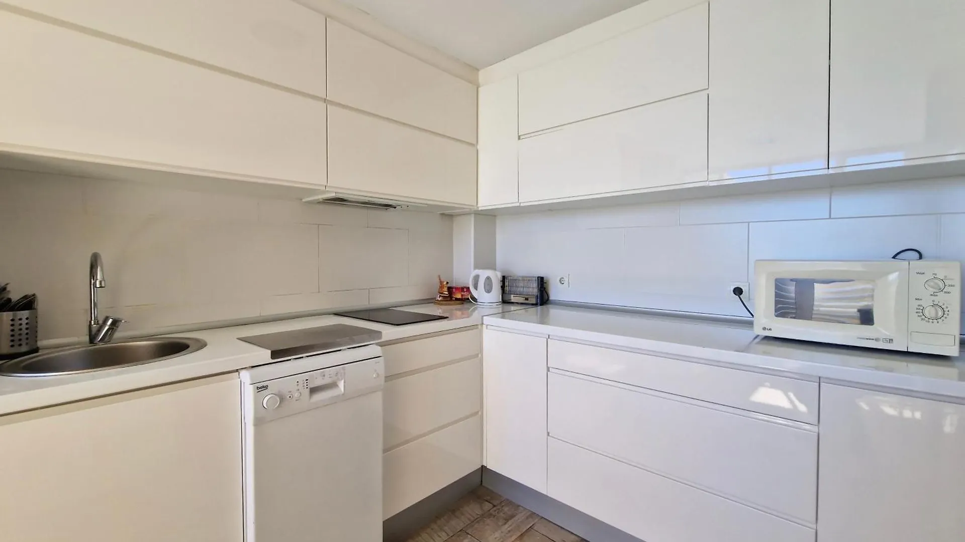 Sr Malagueta Beach Front Wonderful Sea View Малага Апартаменты