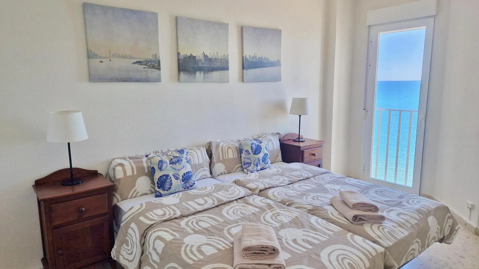Апартаменты Sr Malagueta Beach Front Wonderful Sea View Малага